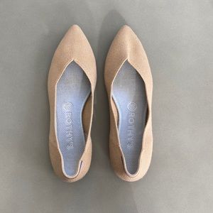 Rothys Merino points in Camel